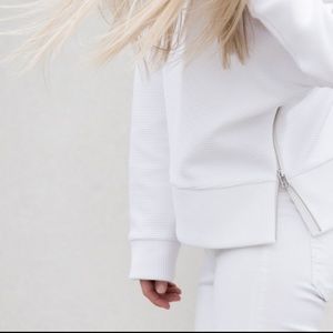 Aritzia Sweaters - Aritzia Zuzanna Sweater XS Aritzia Sweaters - Aritzia Zuzanna Sweater XS